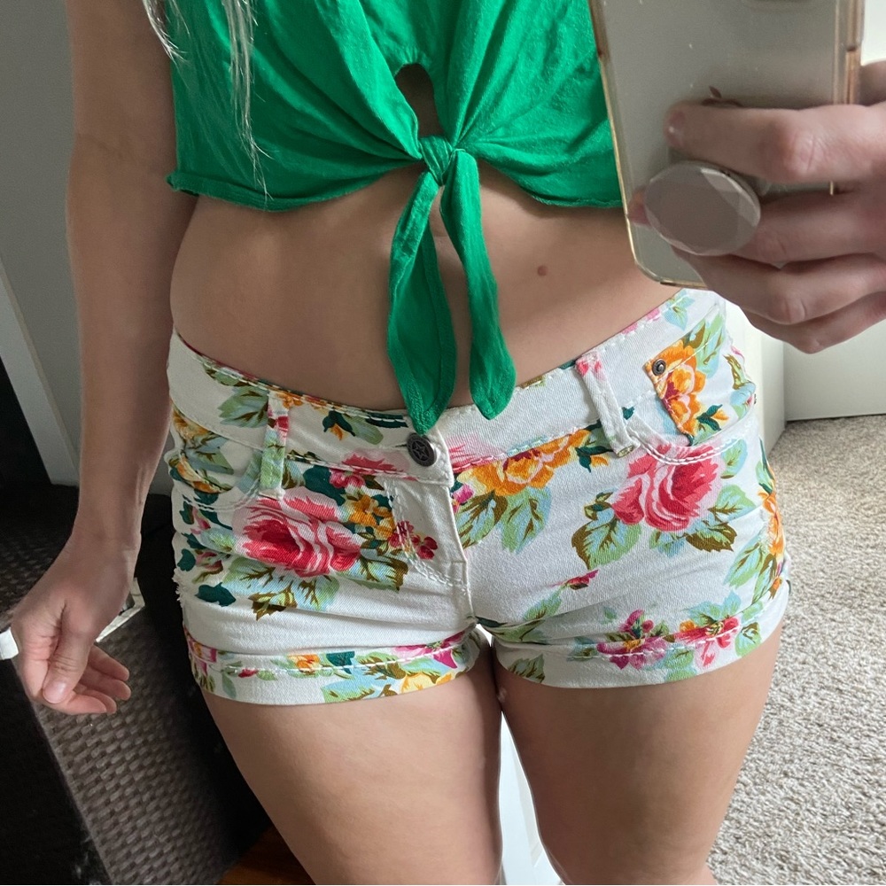 Vanilla Star White Floral Jean Shorts